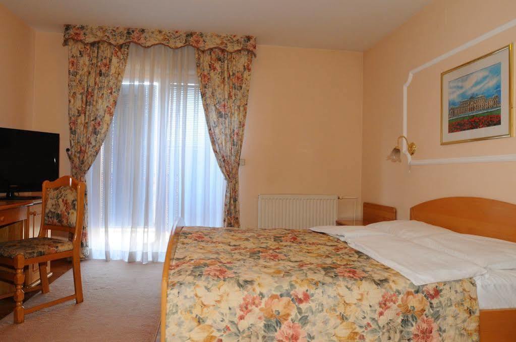 Hotel Vienna Zágráb Kültér fotó